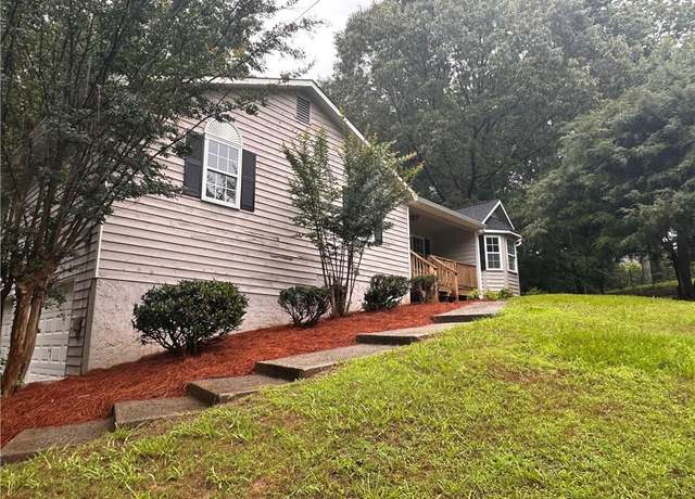 Property at 80 Brooks Ln, Dallas, GA 30157, 3 beds, 2 baths