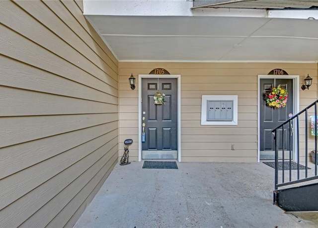 Property at 1705 Brighton Pt, Atlanta, GA 30328, 3 beds, 2 baths
