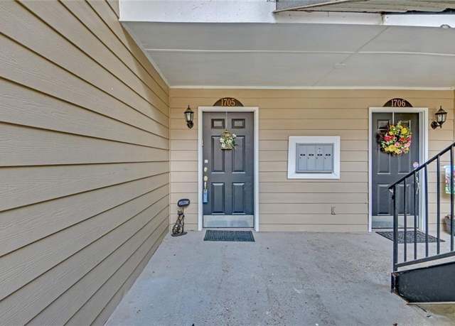 Property at 1705 Brighton Pt, Atlanta, GA 30328, 3 beds, 2 baths