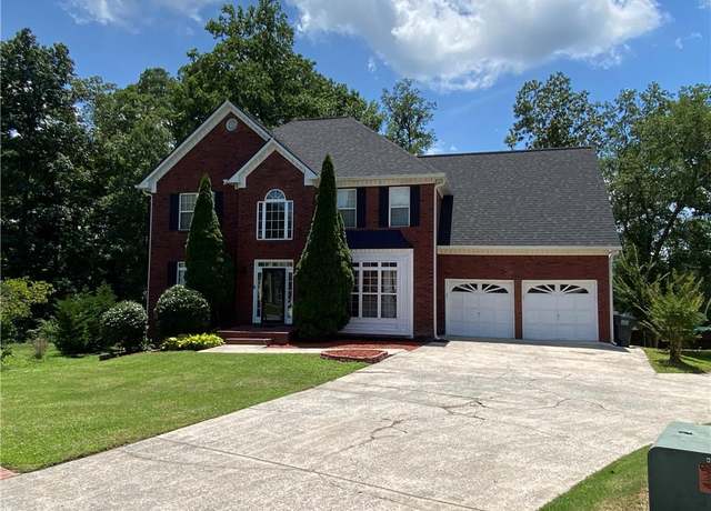 Property at 1886 Clay Dr SW, Marietta, GA 30064, 7 beds, 3.5 baths
