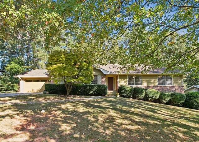 Property at 1996 Walton Woods Cir, Tucker, GA 30084, 3 beds, 2 baths