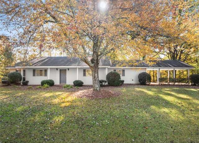 Property at 3724 Clarks Bridge Rd, Gainesville, GA 30506, 3 beds, 2 baths