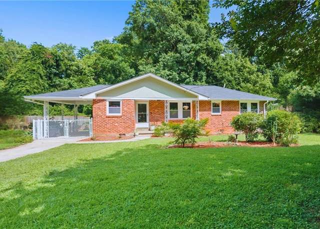 Property at 2483 Hunting Valley Dr, Decatur, GA 30033, 3 beds, 1.5 baths