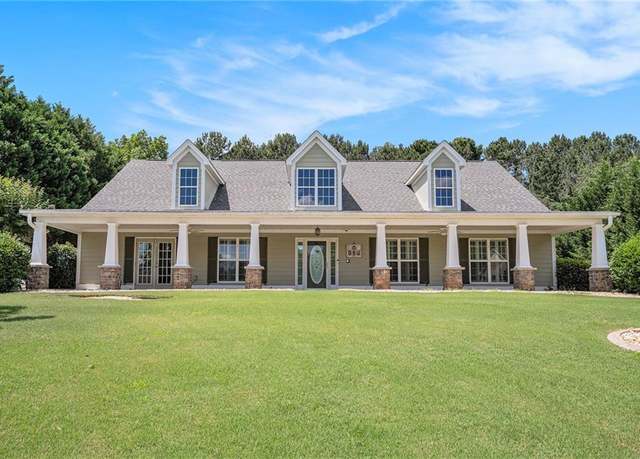 Property at 130 Honey Ln, Fayetteville, GA 30214, 4 beds, 3 baths