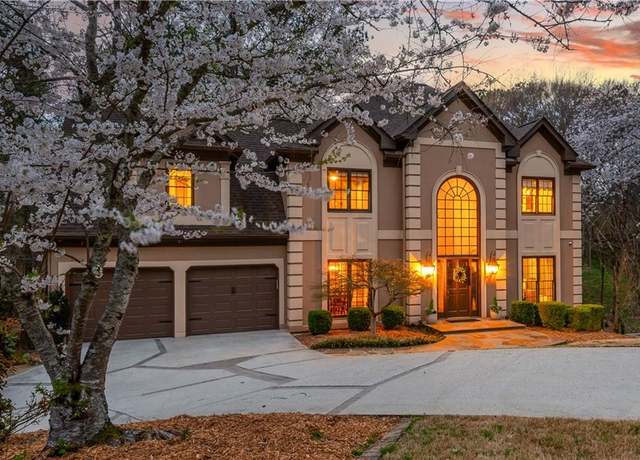Property at 275 Tynebrae Pl, Roswell, GA 30075, 5 beds, 5 baths