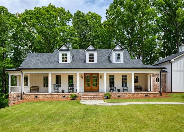 Property at 135 Uplands Ct, Alpharetta, GA 30004, 5 beds, 5.5 baths