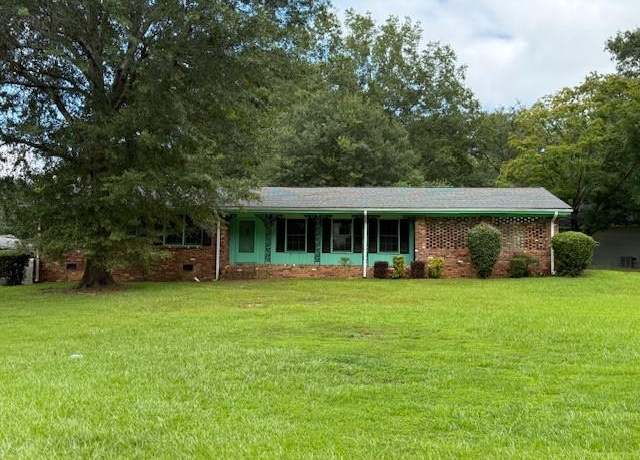 Property at 2935 Heather Dr, East Point, GA 30344, 3 beds, 2 baths