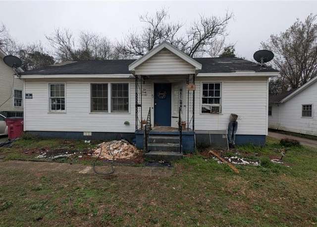 Property at 1040 Triple Hill Dr, Macon, GA 31206, 2 beds, 1 bath