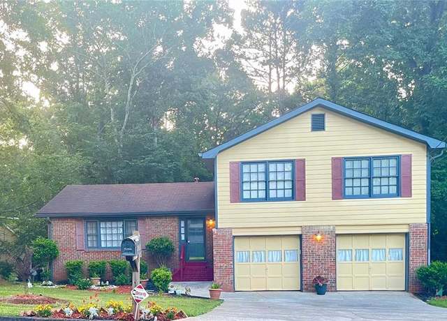 Property at 2056 Wellborn Close, Lithonia, GA 30058, 3 beds, 2.5 baths
