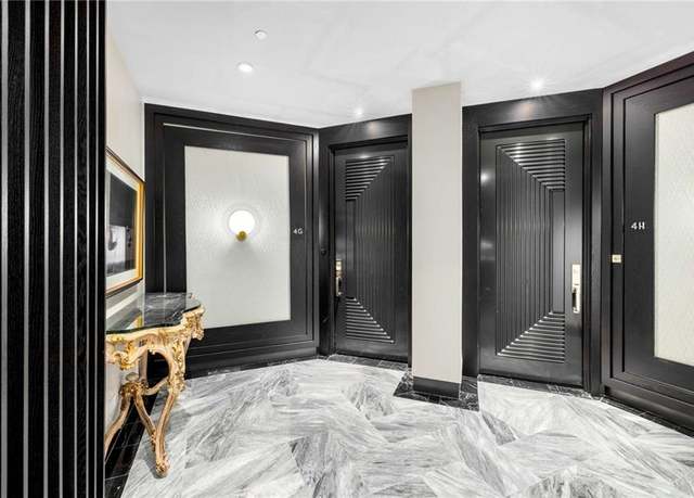 Property at 2660 Peachtree Rd NW Unit 4G, Atlanta, GA 30305, 2 beds, 2.5 baths