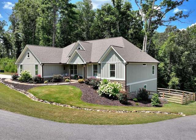 Property at 989 Yonah Lake Dr, Sautee Nacoochee, GA 30571, 3 beds, 2.5 baths