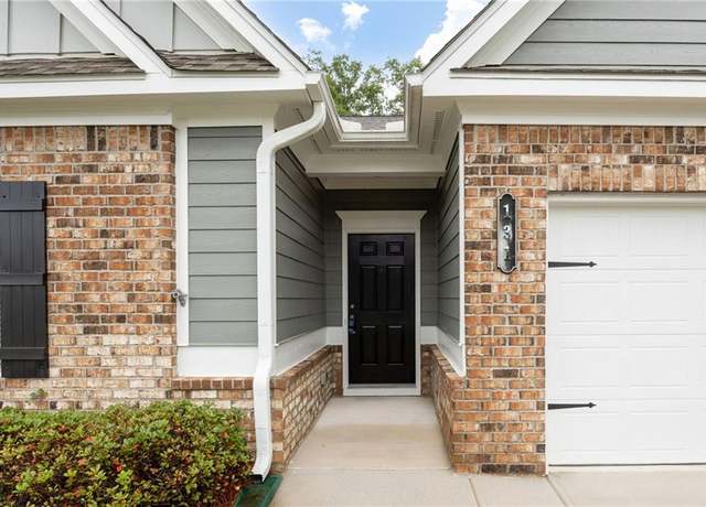 Property at 131 Prominence Ct, Canton, GA 30114, 3 beds, 2 baths