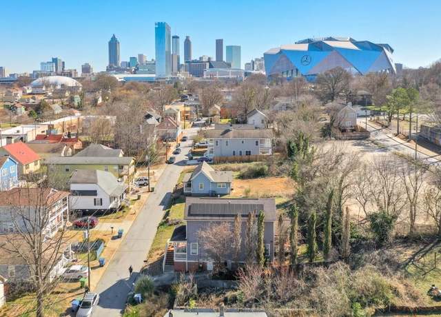 Property at 660 Delbridge St NW, Atlanta, GA 30314, 3 beds, 2 baths