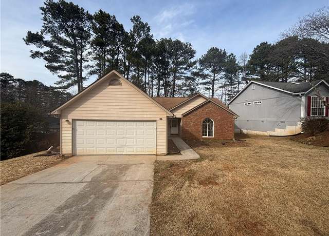 Property at 754 Shore Dr, Lithonia, GA 30058, 3 beds, 2 baths