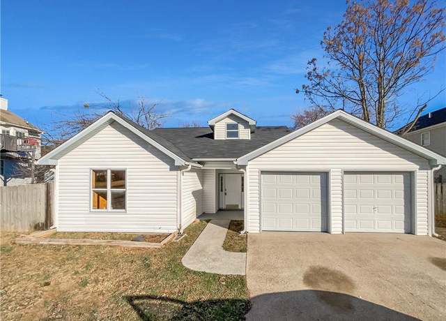Property at 3782 Westchase Dr, Marietta, GA 30066, 3 beds, 2 baths