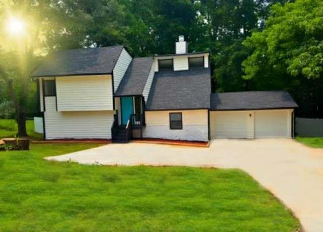 Property at 4411 Flakes Mill Rd, Ellenwood, GA 30294, 6 beds, 3 baths