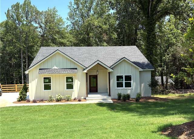 Property at 2650 Westview Cir, Gainesville, GA 30506, 3 beds, 2.5 baths