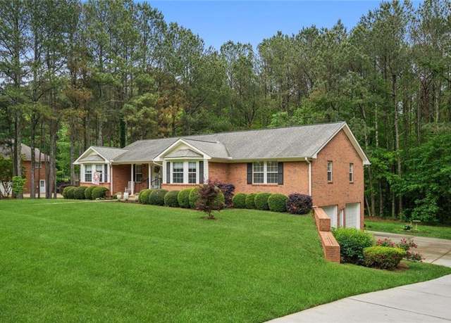 Property at 208 Meadows Ct, Dawsonville, GA 30534, 5 beds, 4.5 baths