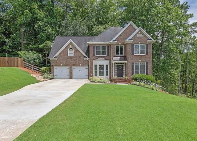 Property at 2045 Barrett Downs Dr, Cumming, GA 30040, 5 beds, 3.5 baths