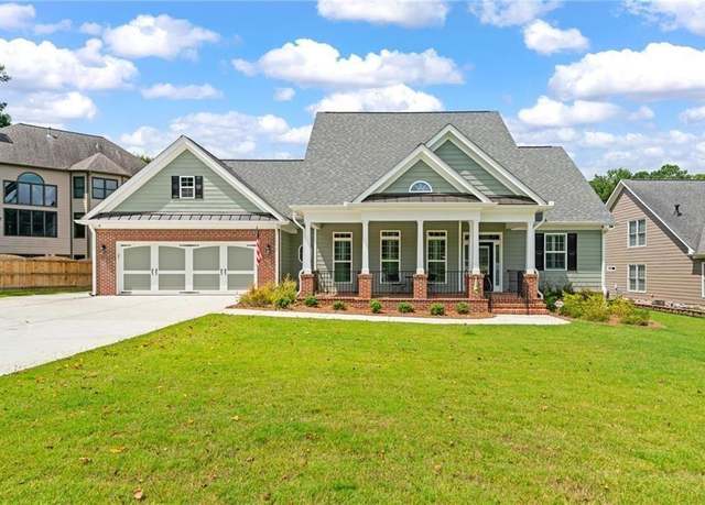Property at 4711 W Lakeshore Dr, Acworth, GA 30101, 4 beds, 3 baths