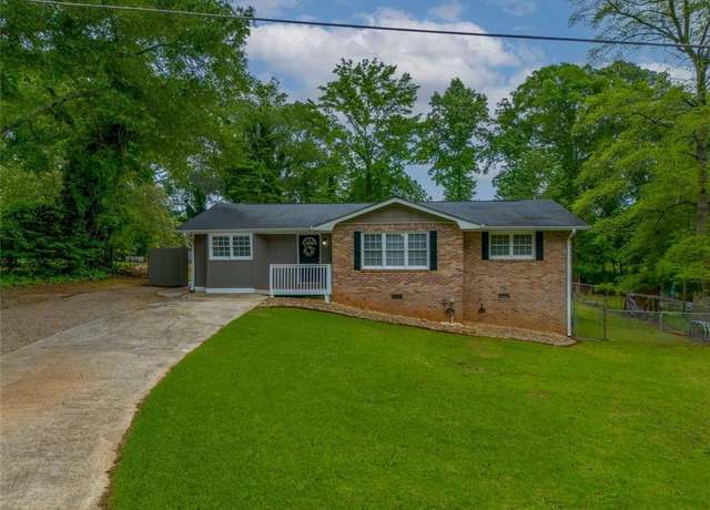 Property at 6892 Autumn Hills Dr, Douglasville, GA 30135, 4 beds, 2 baths