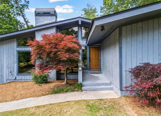 Property at 5148 Stratham Dr, Dunwoody, GA 30338, 3 beds, 2.5 baths