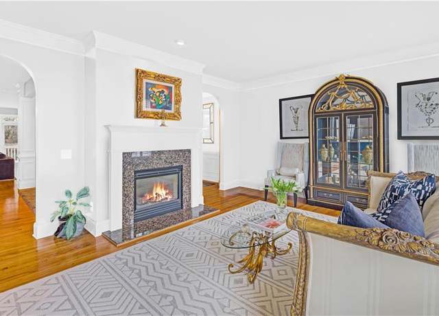 Property at 195 Mystic Ct, Atlanta, GA 30342, 3 beds, 3.5 baths