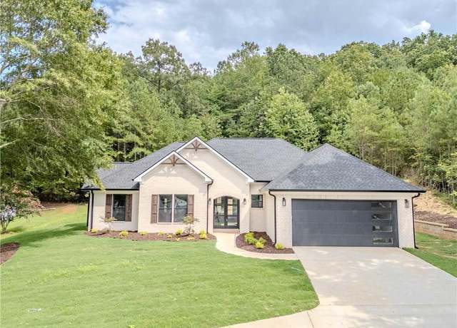 Property at 4 Club View Dr, Rome, GA 30161, 4 beds, 2.5 baths