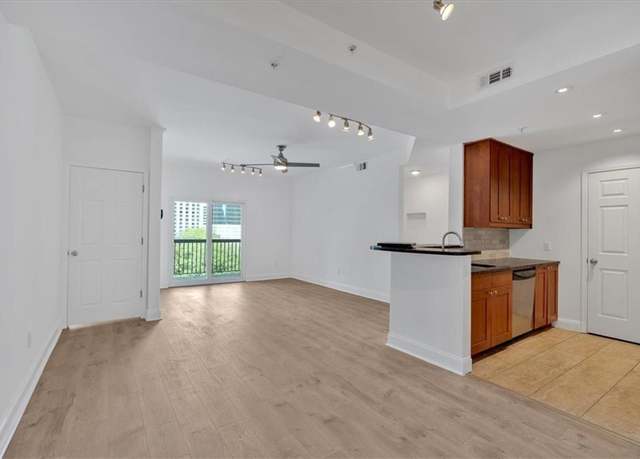 Property at 1075 Peachtree Walk NE Unit A421, Atlanta, GA 30309, 2 beds, 2 baths