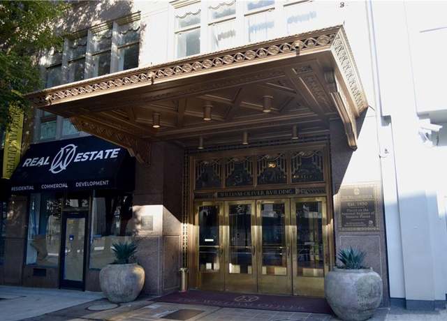 Property at 32 Peachtree St NW #1006, Atlanta, GA 30303, 2 beds, 2 baths