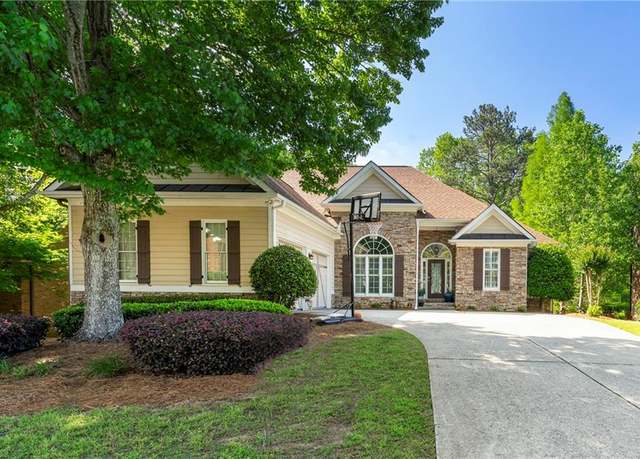 Property at 931 Windsor Creek Dr, Grayson, GA 30017, 6 beds, 4.5 baths