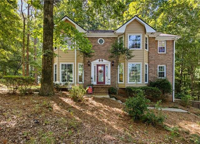 Property at 119 Castlewood Rd, Tyrone, GA 30290, 3 beds, 3 baths