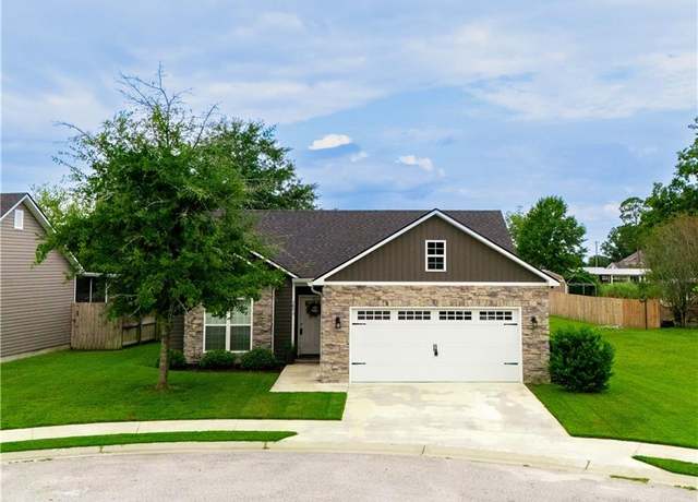 Property at 3893 Zaun Cir, Valdosta, GA 31605, 3 beds, 2 baths