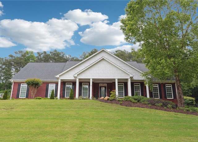 Property at 825 Kennedy Ct, Loganville, GA 30052, 5 beds, 4 baths