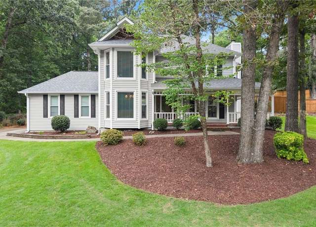 Property at 1655 Oak Crest Ct, Marietta, GA 30066, 5 beds, 2.5 baths