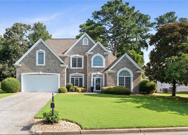 Property at 5502 Laurel Ridge Dr, Alpharetta, GA 30005, 5 beds, 2.5 baths