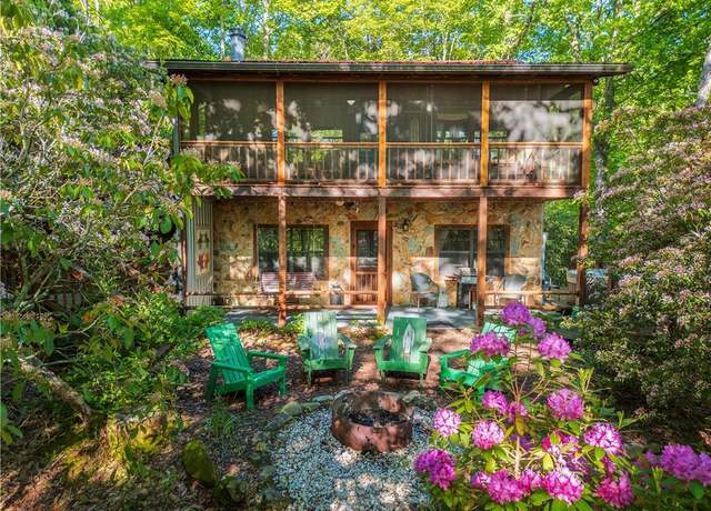 Property at 90 Holloway Cir, Blue Ridge, GA 30513, 3 beds, 2 baths