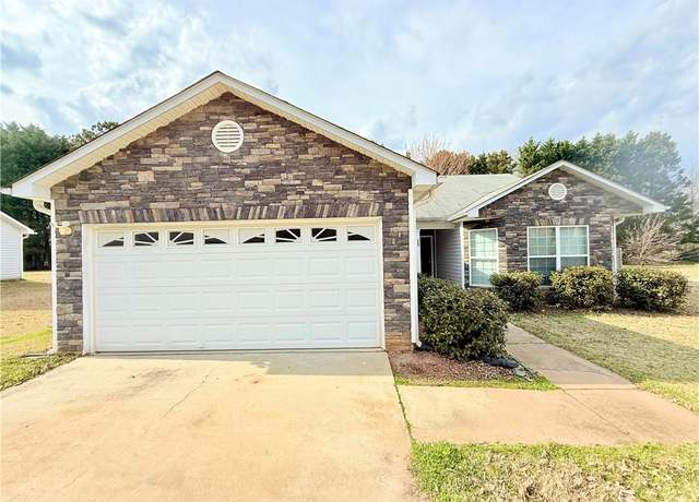 Property at 125 Whistle Way, Locust Grove, GA 30248, 3 beds, 2 baths