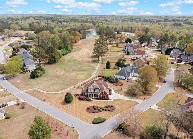 Property at 179 Country Club Dr, Hiram, GA 30141, 5 beds, 3 baths