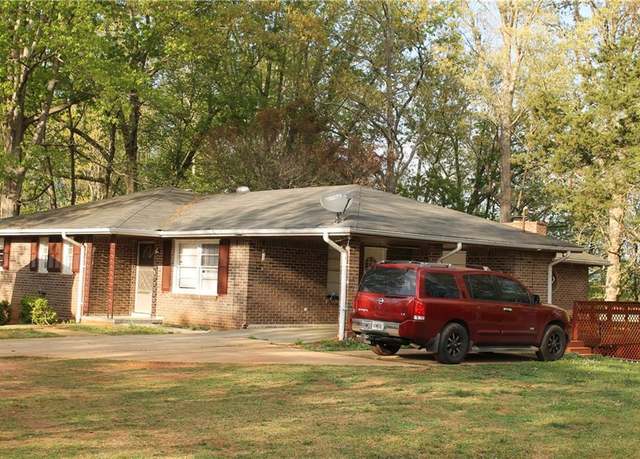 Property at 1185 Highway 162, Covington, GA 30016, 3 beds, 2 baths