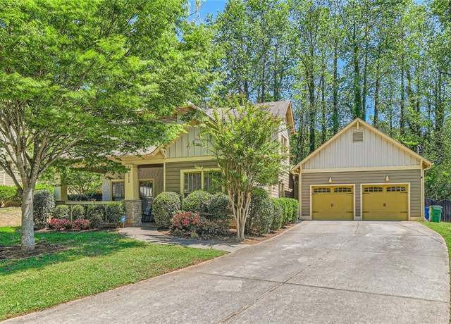 Property at 1714 Parkhill Dr, Decatur, GA 30032, 3 beds, 2 baths