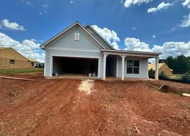 Property at 2407 Naples St, Hoschton, GA 30548, 2 beds, 2 baths