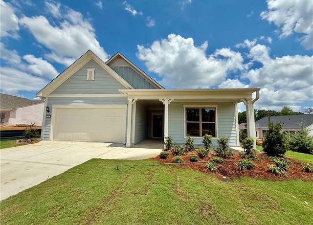 Property at 2407 Naples St, Hoschton, GA 30548, 2 beds, 2 baths