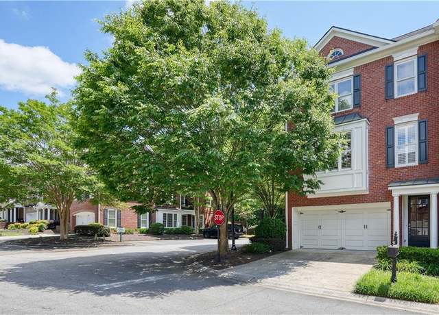 Property at 4201 Village Green Dr, Roswell, GA 30075, 4 beds, 3.5 baths
