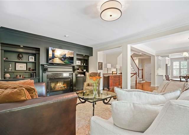 Property at 4201 Village Green Dr, Roswell, GA 30075, 4 beds, 3.5 baths