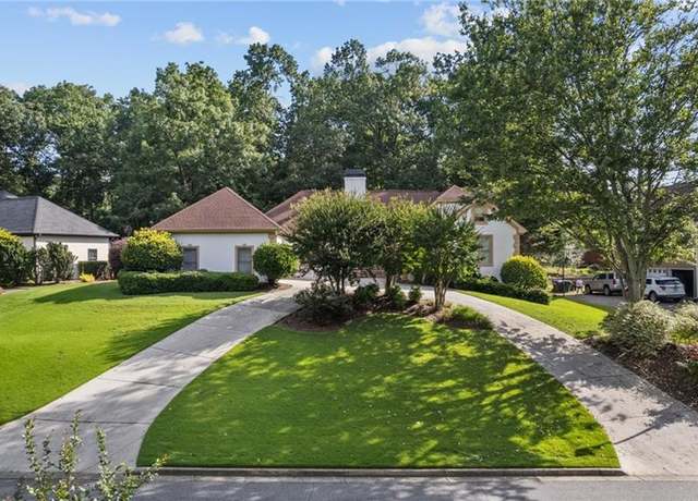 Property at 2050 Trotters Ridge Way, Roswell, GA 30075, 4 beds, 3.5 baths