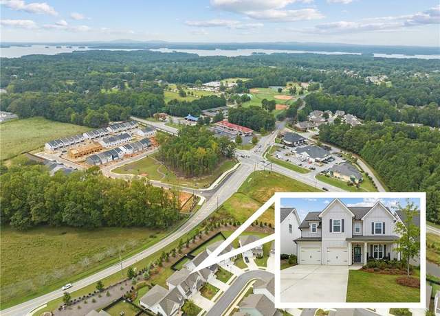 Property at 5117 Parkwood Dr, Flowery Branch, GA 30542, 4 beds, 3 baths