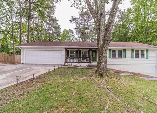 Property at 4100 Springlake Cir, Buford, GA 30519, 5 beds, 3 baths