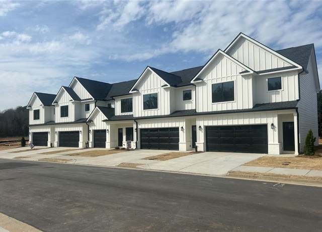 Property at 201 Starr Cir, Stockbridge, GA 30281, 3 beds, 2.5 baths