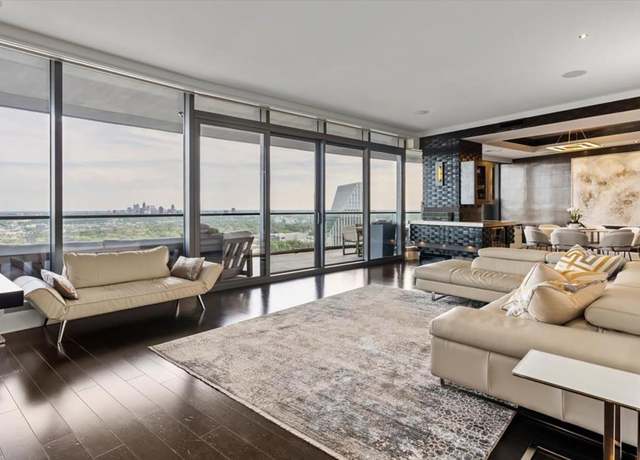 Property at 3344 Peachtree Rd NE #3405, Atlanta, GA 30326, 2 beds, 2.5 baths